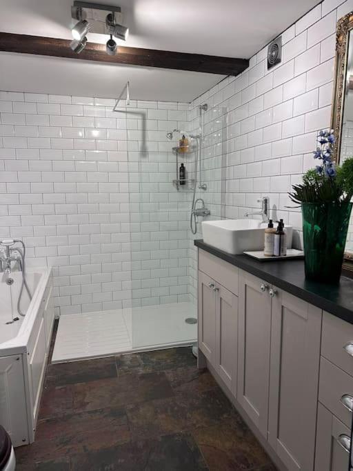Characterful House In - Near London Hertford